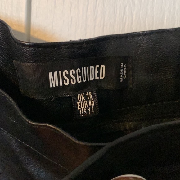 Highwaisted Faux Leather Joggers - Picture 3 of 5